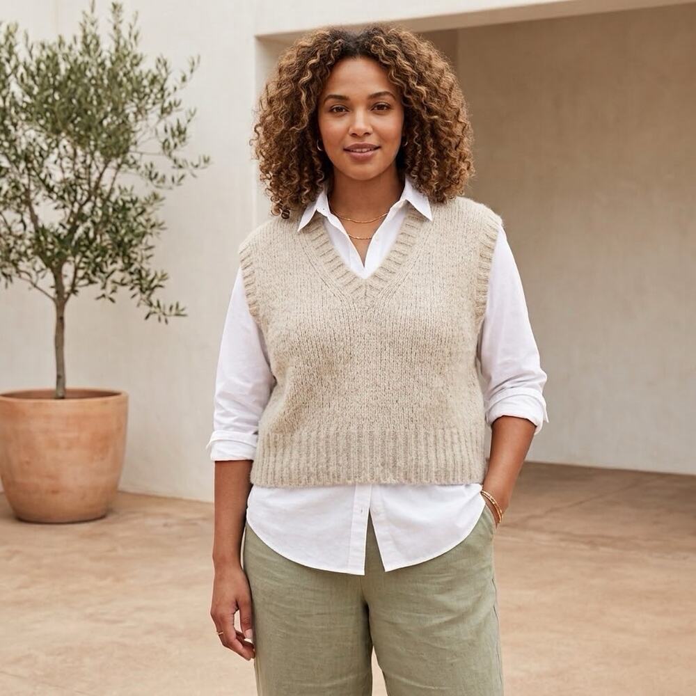 Banana Republic Italian Yarn Alpaca Knit Sweater Vest XL Beige V-Neck Neutral